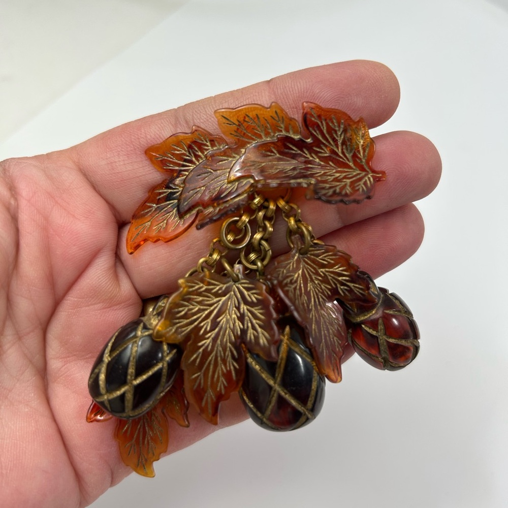 1930s Vintage Leaf and Acorn Dangle Bakelite and cellulose acetate brooch